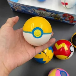 Pkm.store Pokeball & Pokebälle-Grose Pokebälle (Ca. 8Cm) Mit Figuren (8 Stk. Im Spiel Set)