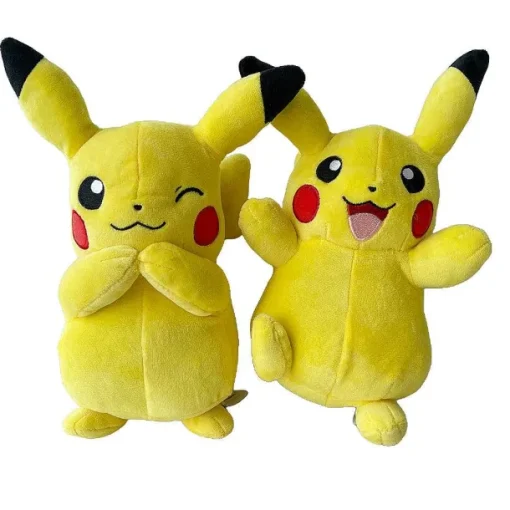 Pkm.store Pokemon Kuscheltiere-Liebliche Plusch Pikachus In 3 Verschiedenen Varianten