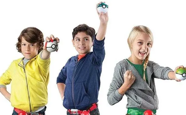 Pkm.store Pokemon Spielzeug-Pokemon Poke Ball Gurtel Mit 2X Pokeball Und 1X Figur
