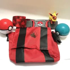 Pkm.store Pokemon Spielzeug-Pokemon Poke Ball Gurtel Mit 2X Pokeball Und 1X Figur