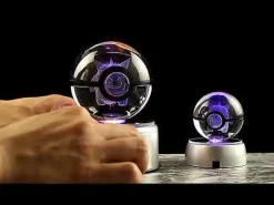 Pkm.store Sonstiges Merchandise-Wundervoller Pokemon Crystal Pokeball - Led Beleuchtung - Viele Motive